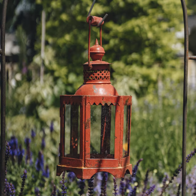 Red Mughal-style lantern